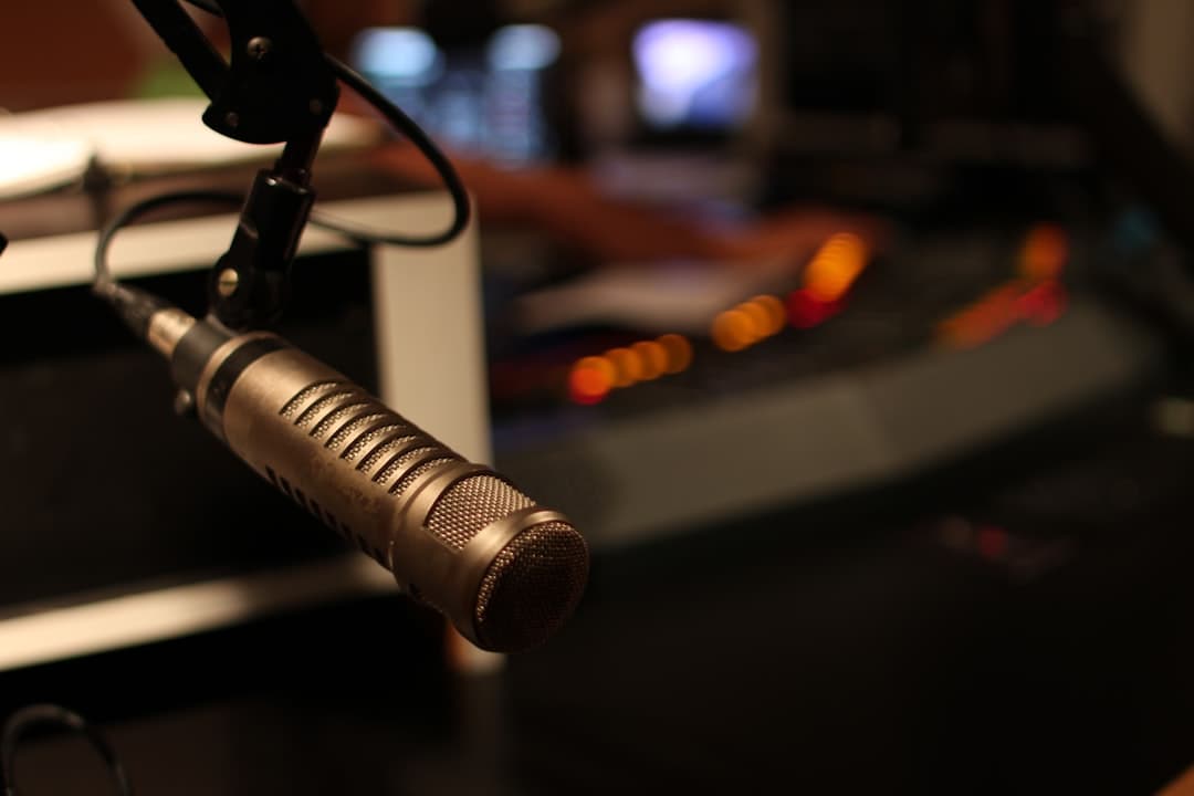 Studiemicrofoon in een radiostudio